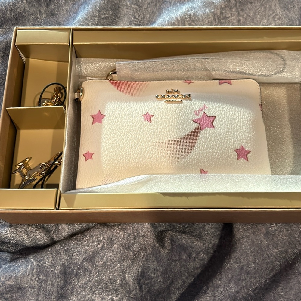 Coach Shooting for the Stars Print Wristlet NEW